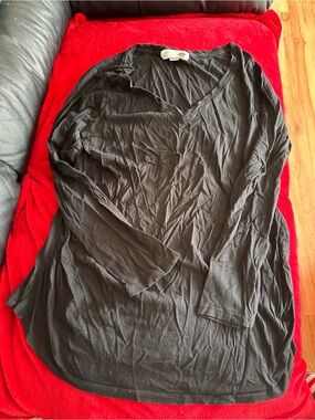 Old Navy Black Maternity V-Neck Long Sleeve Top